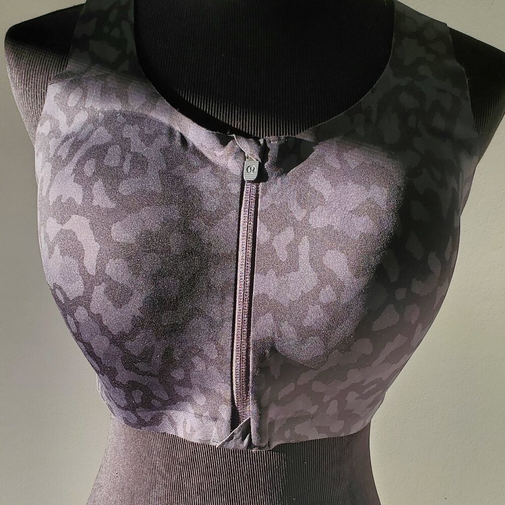 Lululemon, Enlite Bra, Zip Front, Camo, Deep Coal, Size E36,